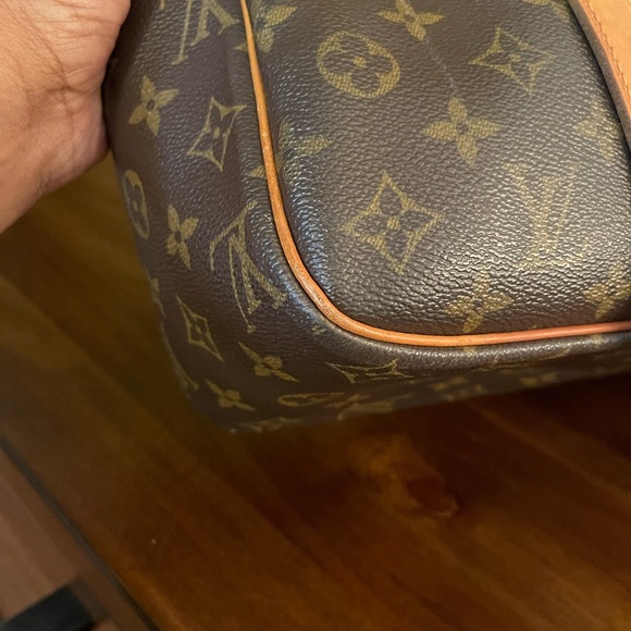 Authentic Louis Vuitton Monogram Cite GM - Picture 8 of 16